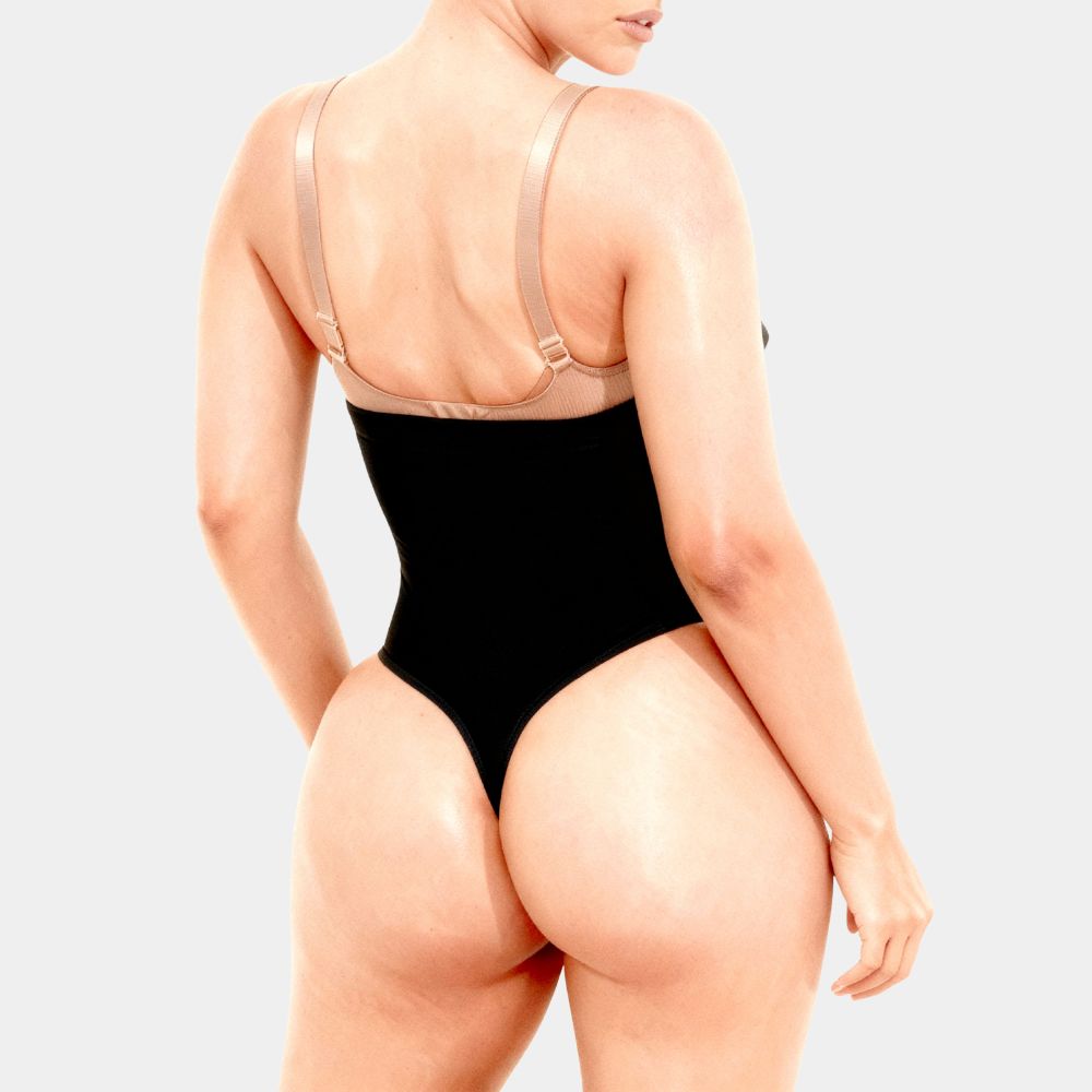 STRING ULTRA-WYSZCZUPLAJĄCY