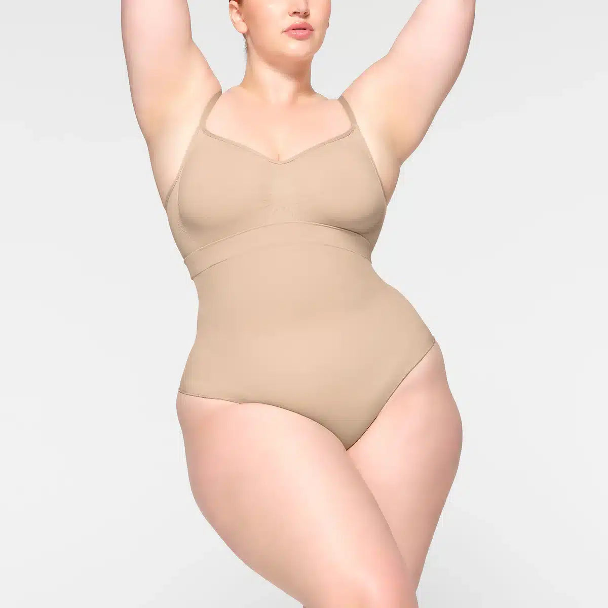 MAJTKI ULTRA-WYSZCZUPLAJĄCE